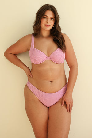 Hannah is 5'10" wearing XL.