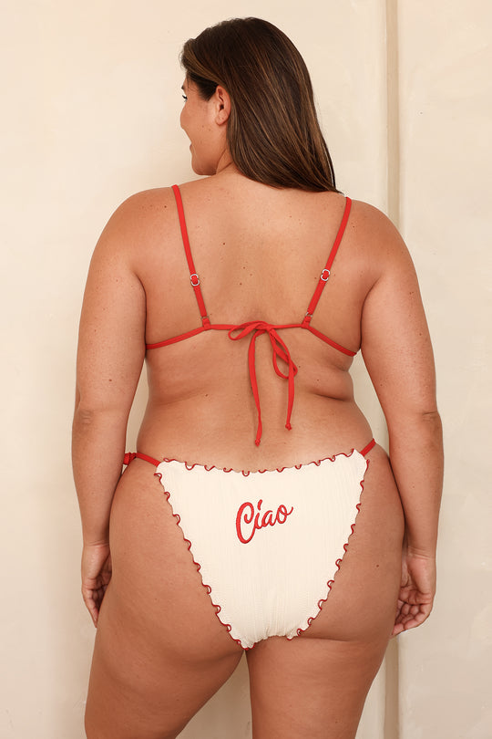 Jessica is 5'9" wearing 1X.