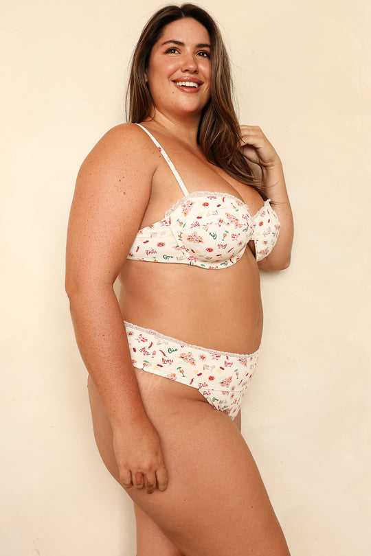 Jessica is 5'9" wearing 1X.