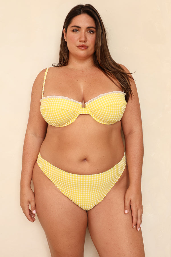 Studio Model – extra view