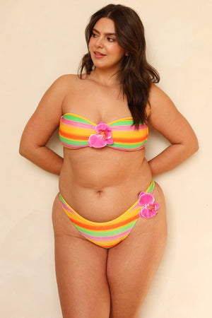 Hannah is 5'10" wearing XL.