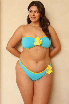 Hannah is 5'10" wearing XL.
