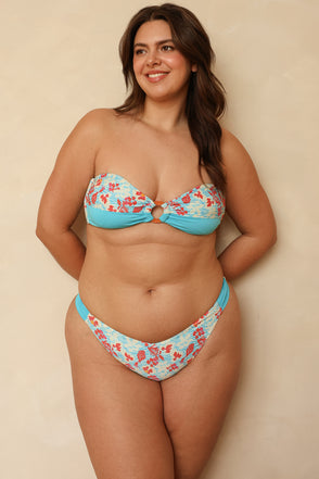 Hannah is 5'10" wearing XL.