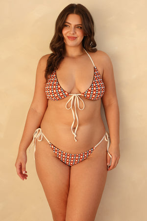 Hannah is 5'10" wearing XL.