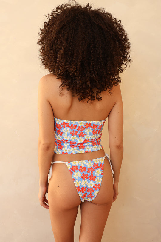 Gabrielle is 5'8" wearing S.