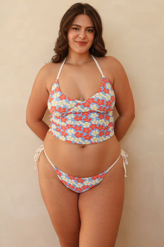 Hannah is 5'10" wearing XL.