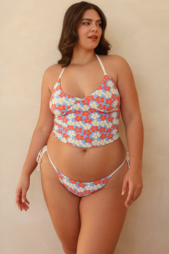 Hannah is 5'10" wearing XL.