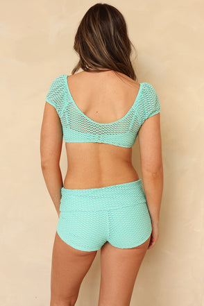 Lillian is 5'8" wearing S.