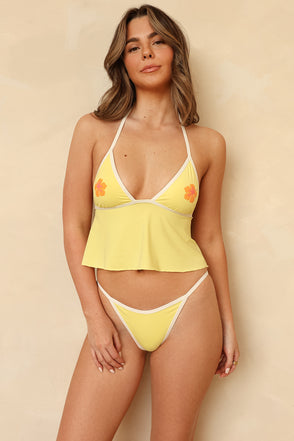 Lillian is 5'8" wearing S.