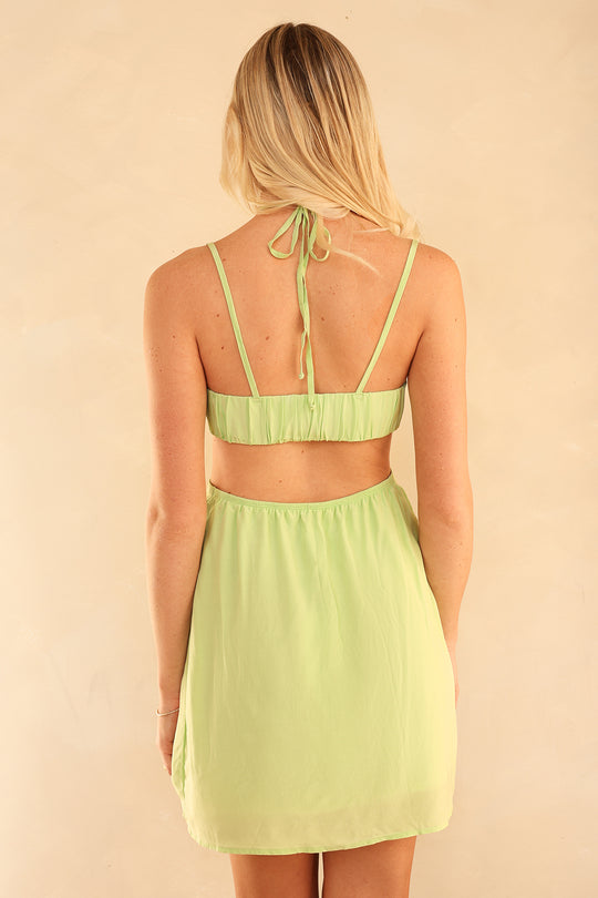 Morgan is 5'7" wearing S.