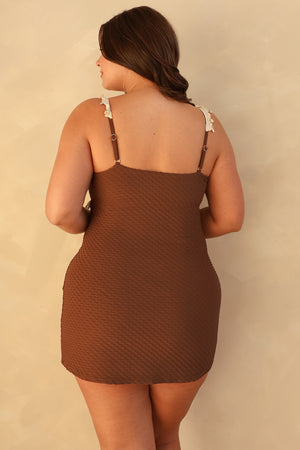 Hannah is 5'10" wearing XL.