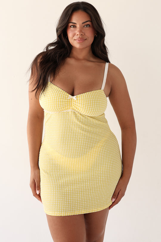 Jessica is 5'9" wearing 1X.