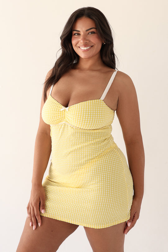 Jessica is 5'9" wearing 1X.