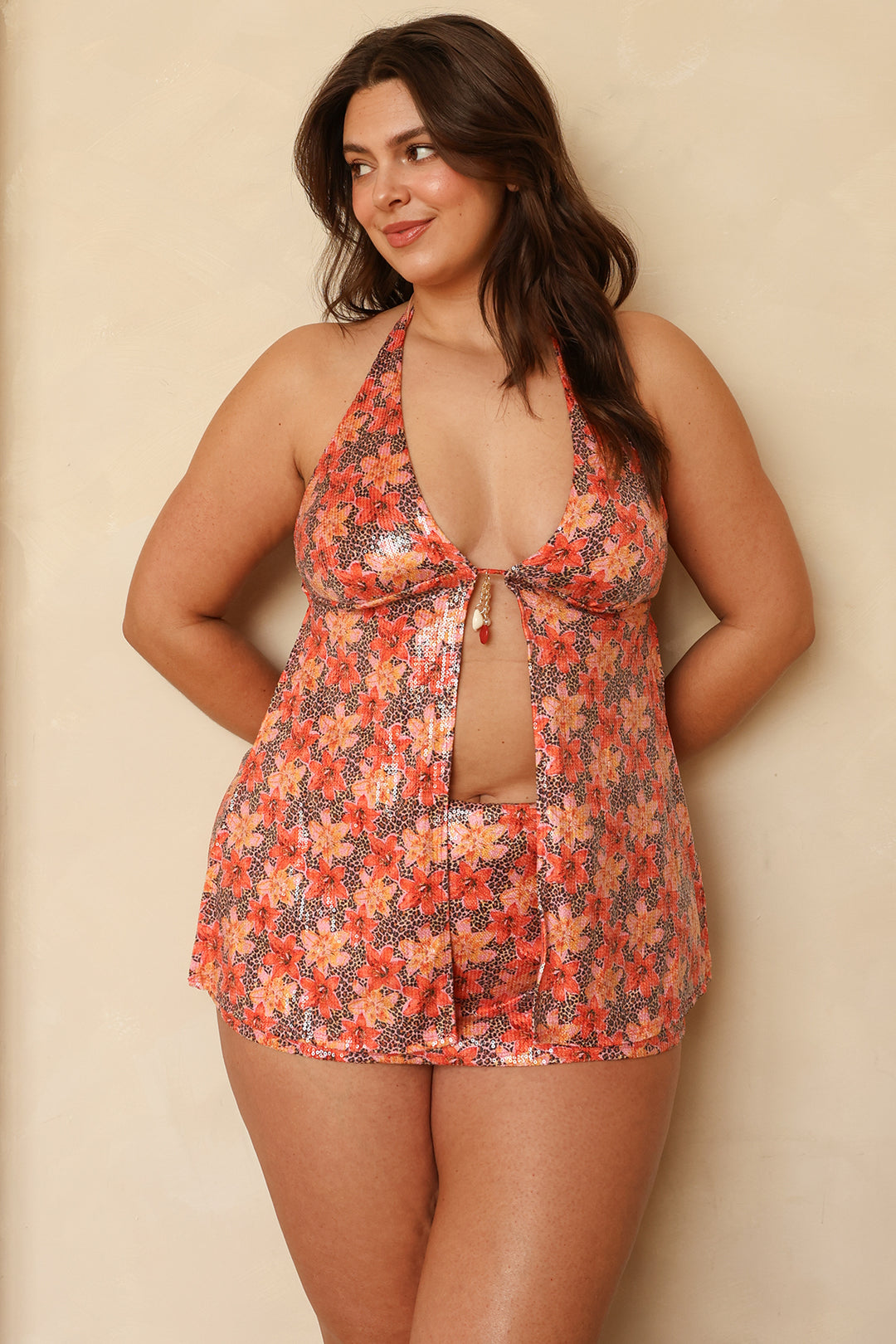 Hannah is 5'10" wearing XL.