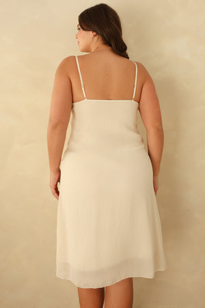 Hannah is 5'10" wearing XL.