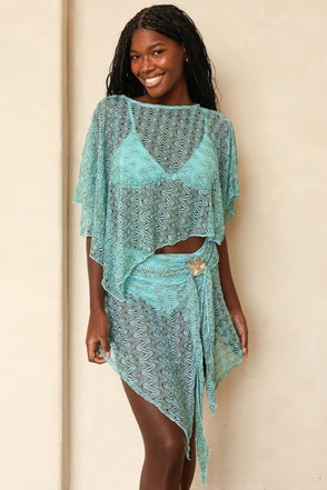 Taylor Roberts is 5'10" wearing M.