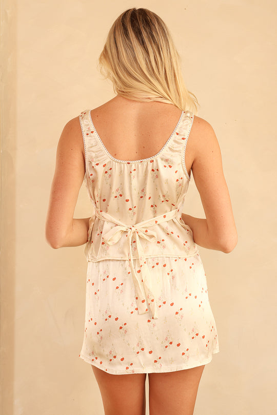 Morgan is 5'7" wearing S.