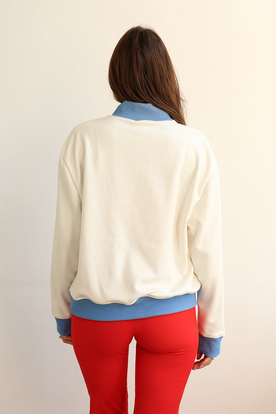 Ashlee is 5'10" wearing S.