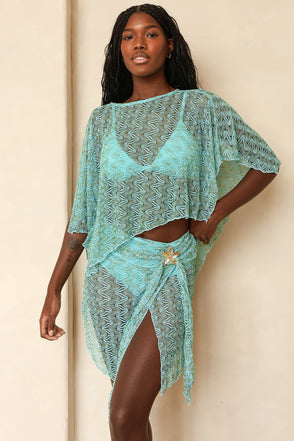 Taylor Roberts is 5'10" wearing M.