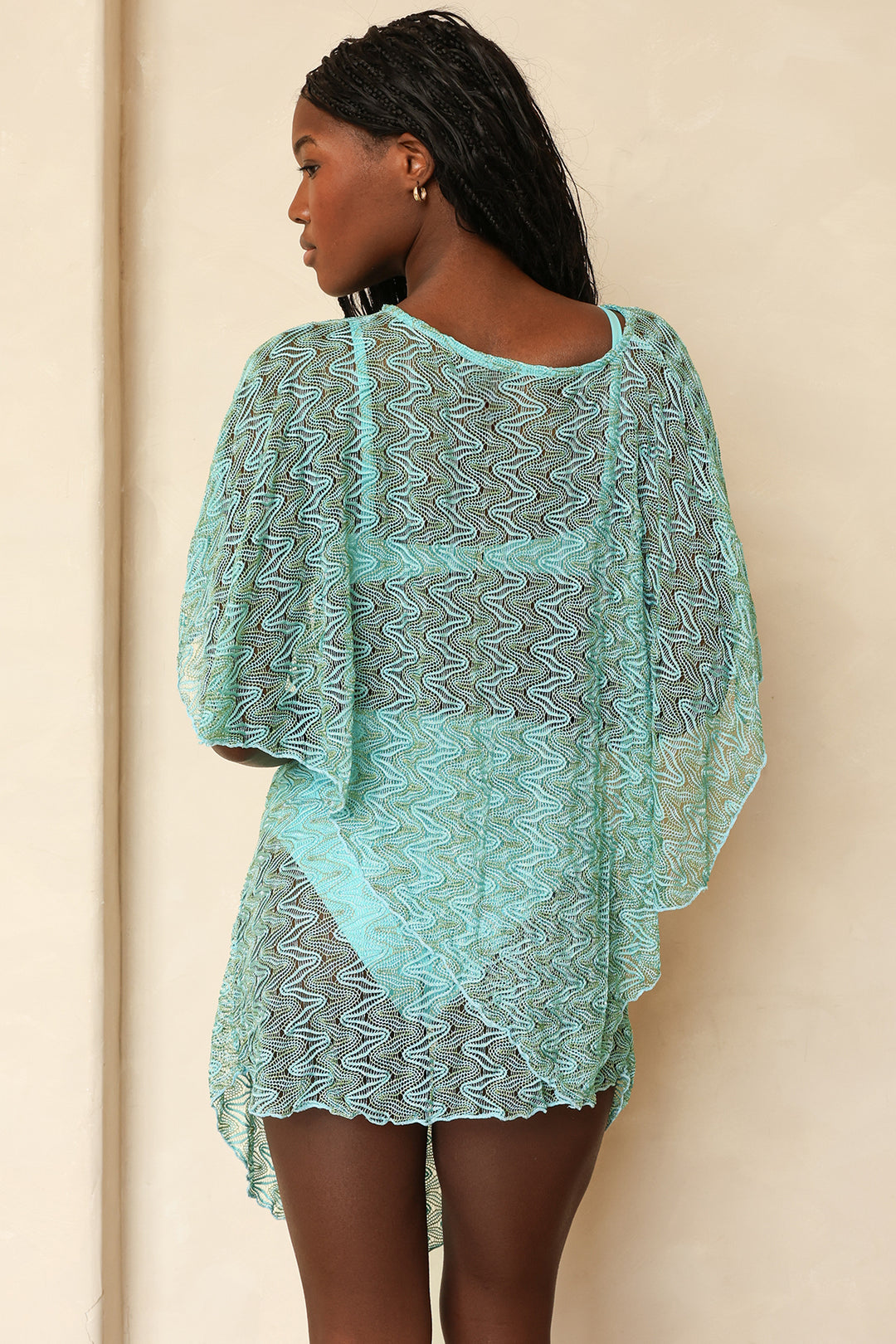 Taylor Roberts is 5'10" wearing M.