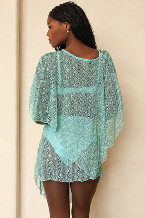 Taylor Roberts is 5'10" wearing M.