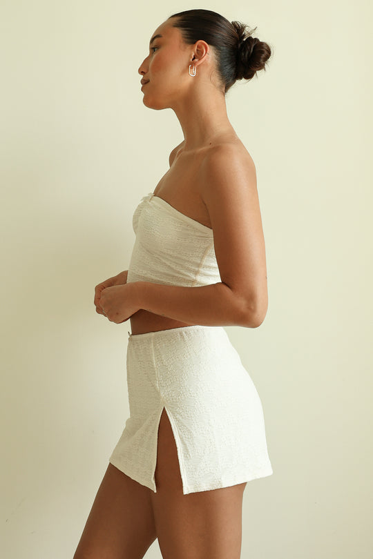 Camryn is 5'8" wearing S.