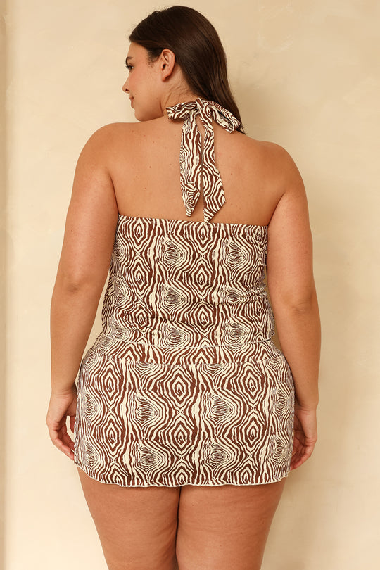 Hannah is 5'10" wearing XL.