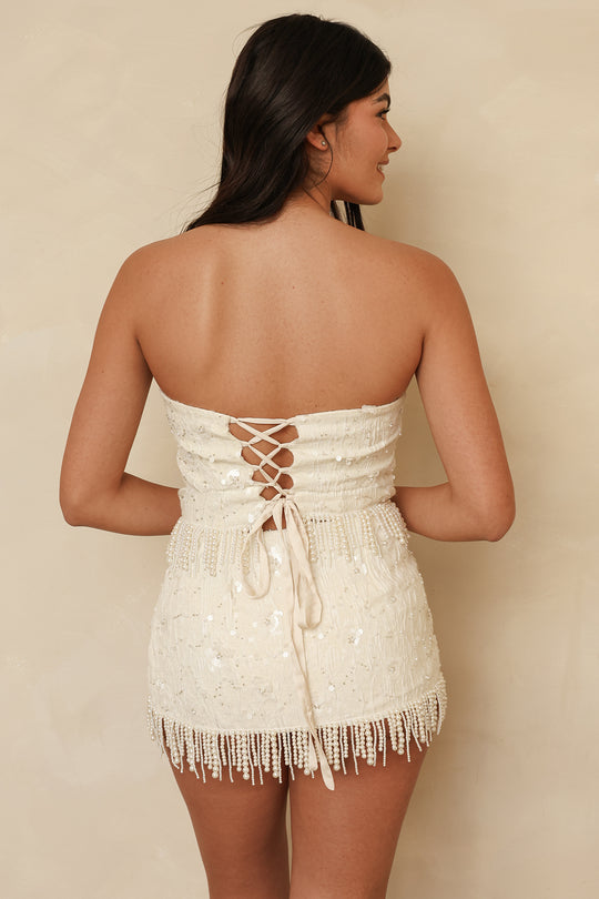 Alexis is 5'9" wearing S.