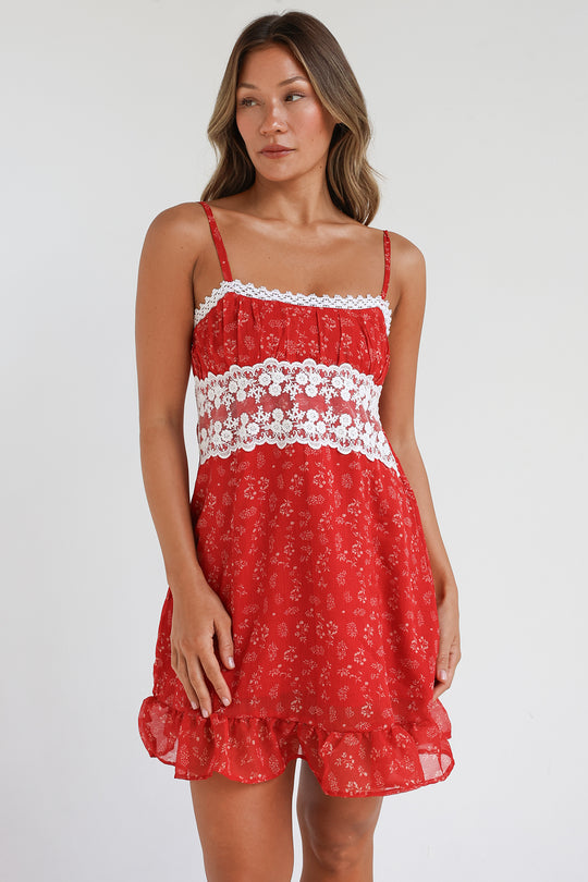 Bre is 5'7" wearing M.