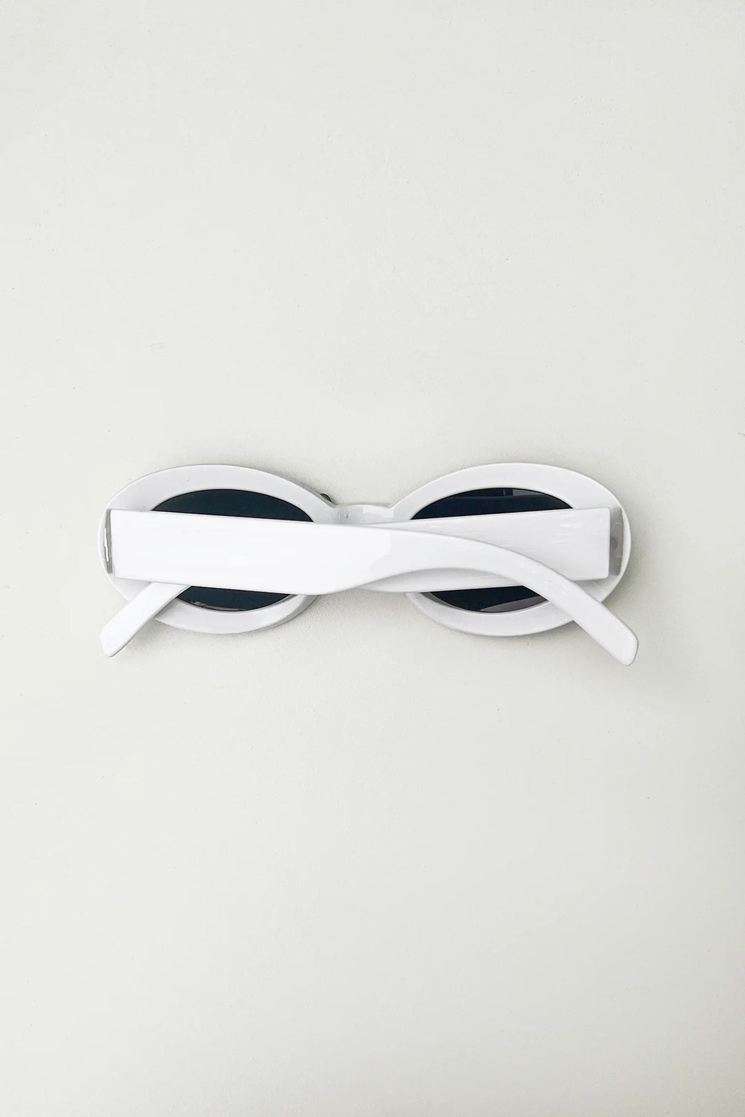 DD96496-WHT scarlett sunnies white 3 dippin' daisy's