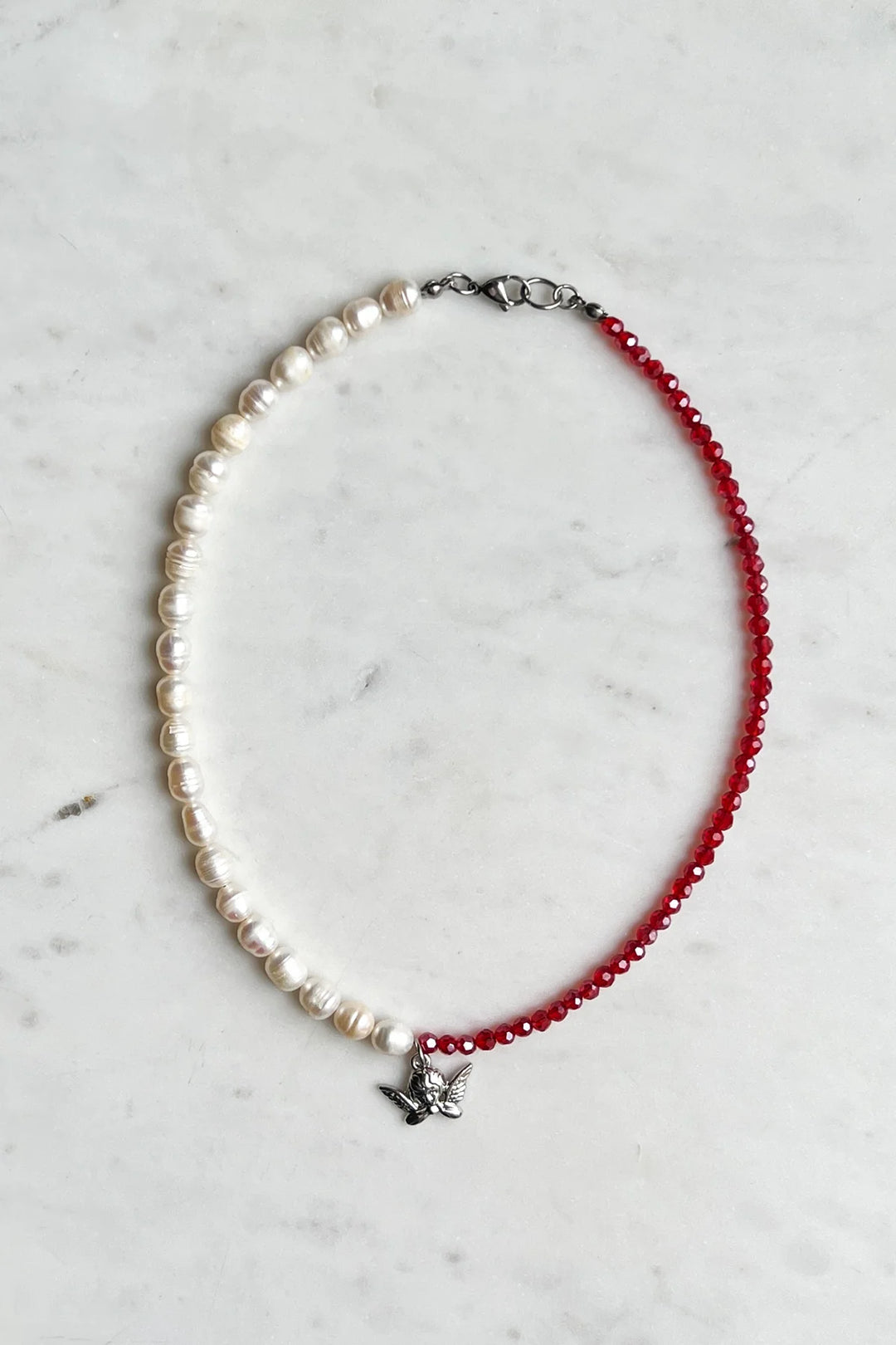 DDBJCN-RED silver cherub necklace red 3 dippin' daisy's