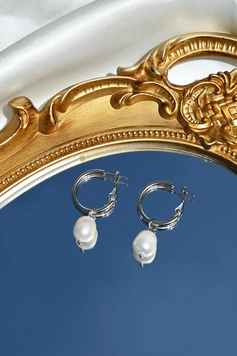 DDBJMPE-SLVER end of the world hoop earrings silver 1 dippin' daisy's