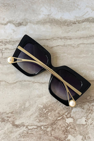 DS377-BLK snowed-in sunnies black 2 dippin' daisy's