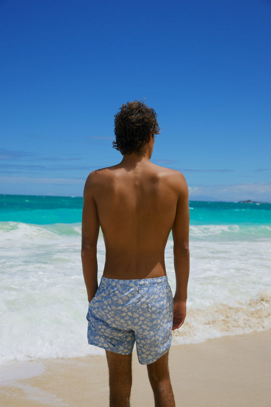 Tahaki is 6'1" wearing S.