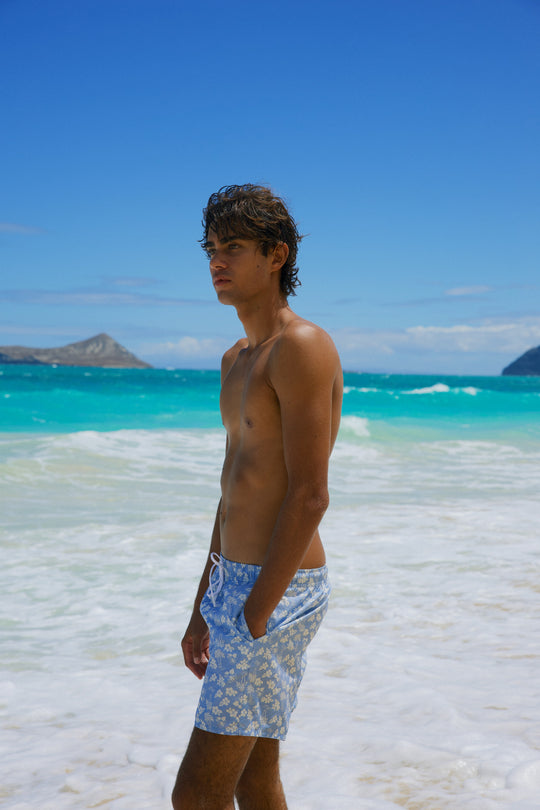 Tahaki is 6'1" wearing S.