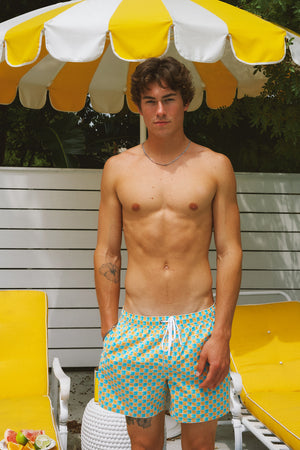 Noa is 6'1" wearing M.