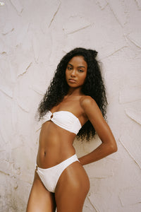 Victoria is 5'9" wearing S.