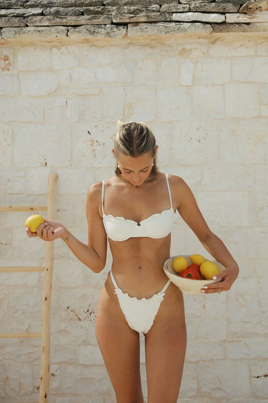 Ashlee is 5'10" wearing S.