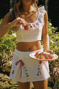 Bre is 5'7" wearing M.