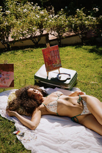 Melanie is 5'6" wearing S.