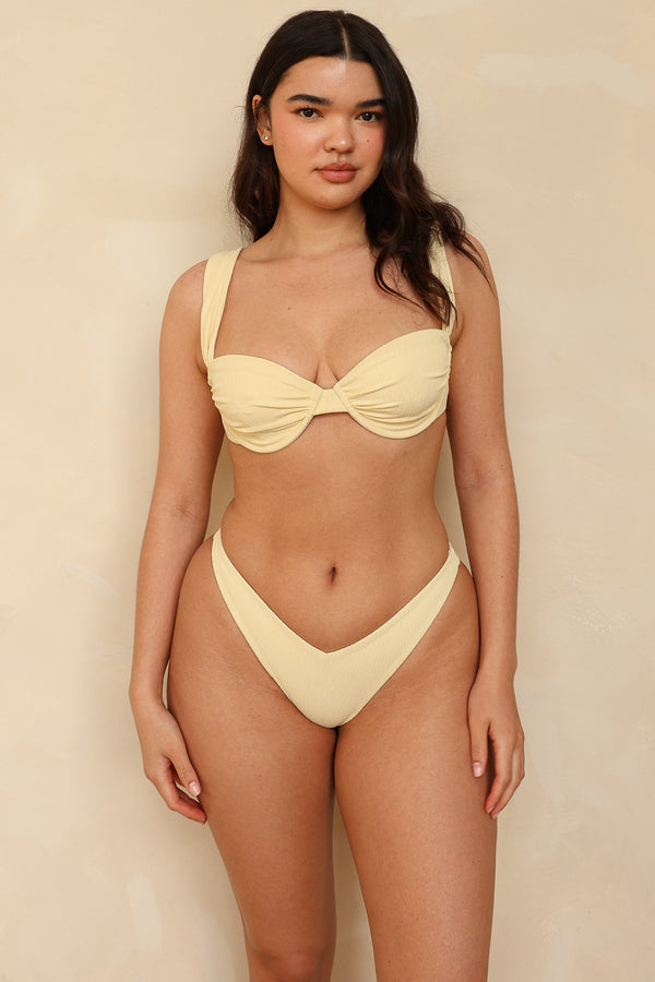 Studio Model – extra view