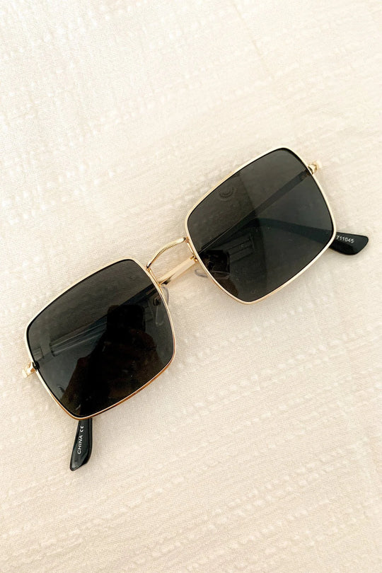 SG-711045-SMKE road trip sunnies smoke 2 dippin' daisy's 