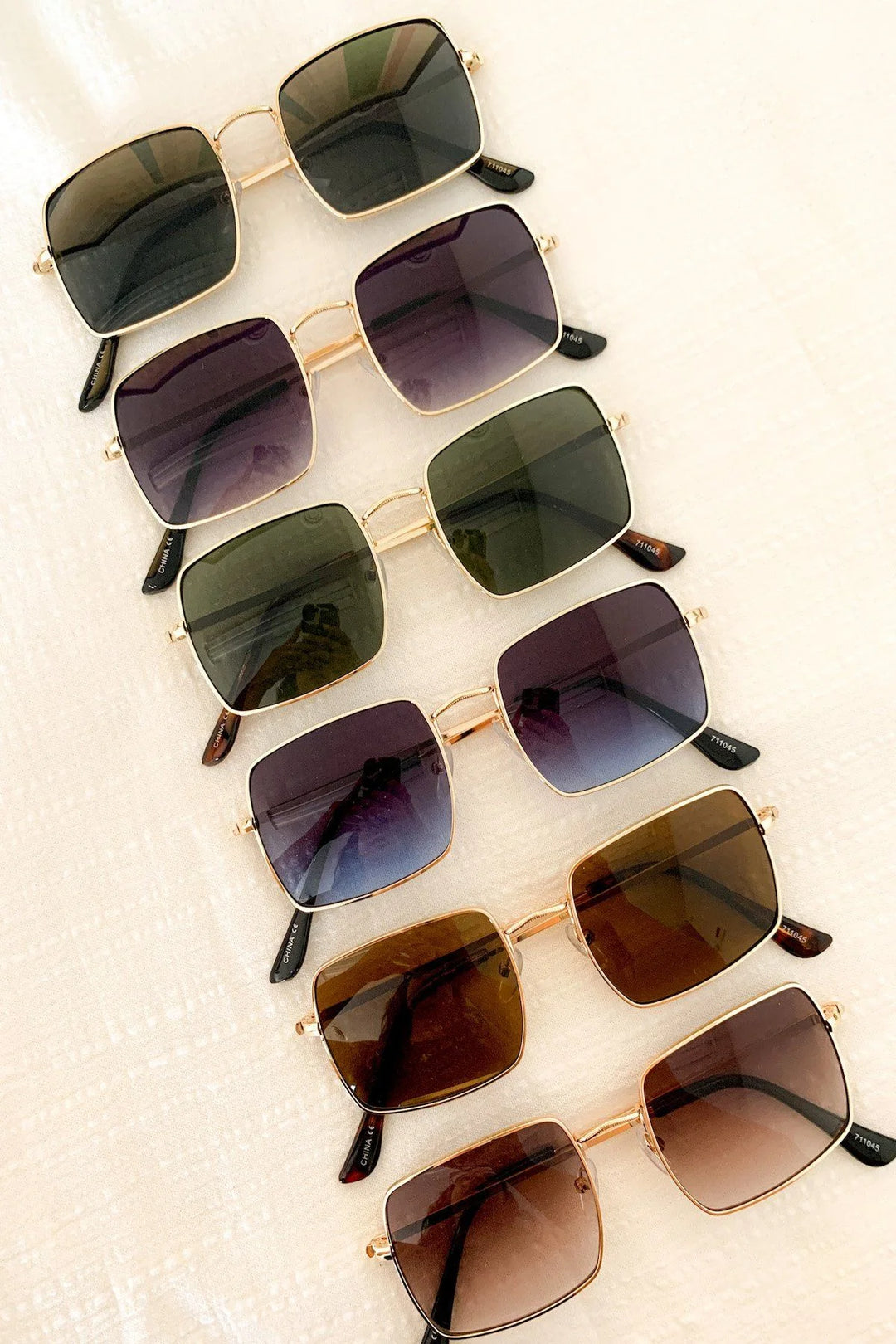 SG-711045-SMKE road trip sunnies smoke 3 dippin' daisy's 