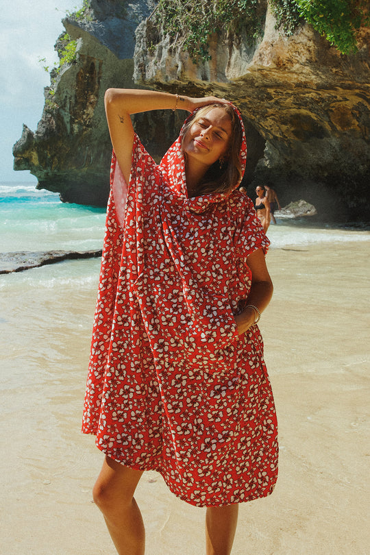 Ashlee is 5'10" wearing S.