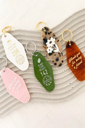 KTPLANT-GRN plant club keychain green 2 dippin` daisy`s