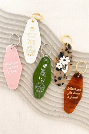 KTPLANT-GRN plant club keychain green 3 dippin` daisy`s