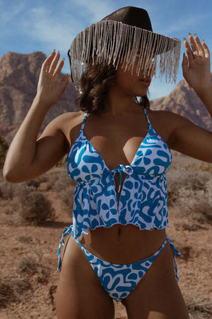 Tari is 5'6" wearing M.